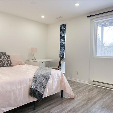 Cozy Room With Private Bath Near Don Mills Subway Toronto Exterior photo